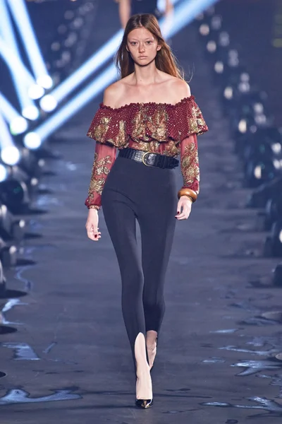 Look 44